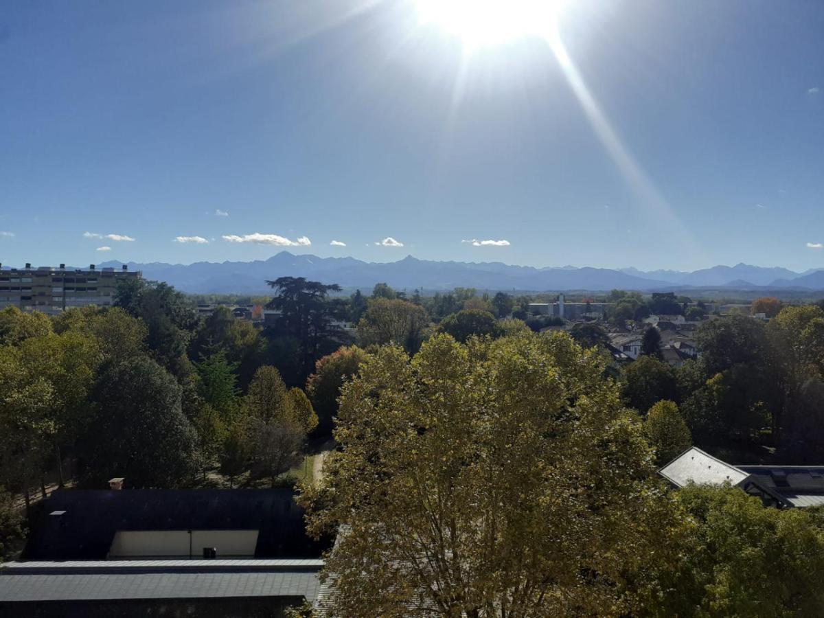 タルブCap Sud - 53M2- Vue Pyrenees- Hypercentre-Wifi Fibre -Nouvelle Literieアパートメント エクステリア 写真