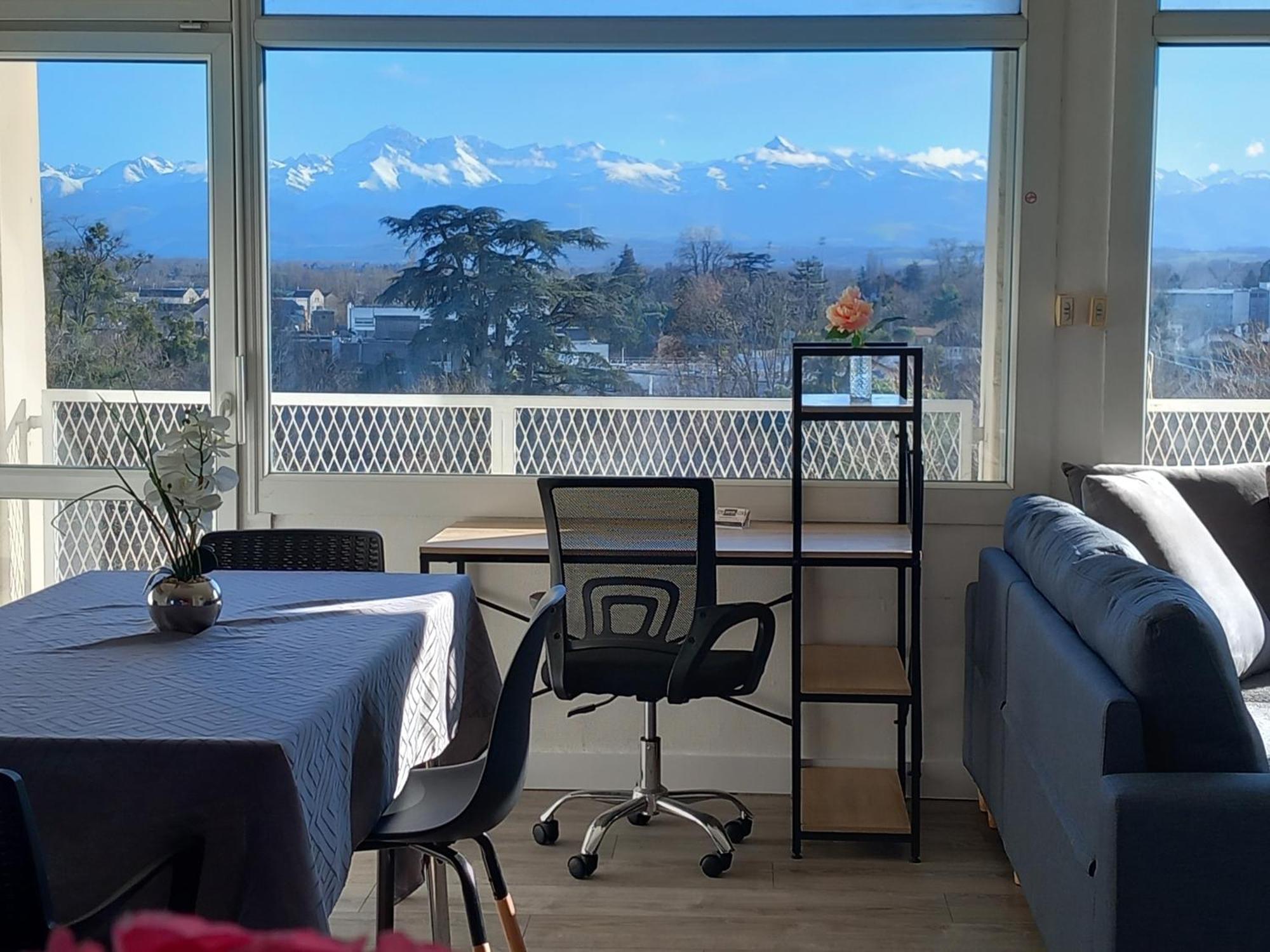 タルブCap Sud - 53M2- Vue Pyrenees- Hypercentre-Wifi Fibre -Nouvelle Literieアパートメント エクステリア 写真